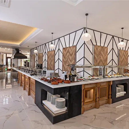 Aparthotel Delfina Boutique 4*
