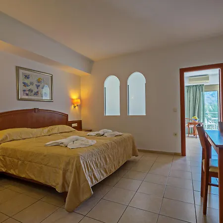 Delfina Boutique Aparthotel 4*