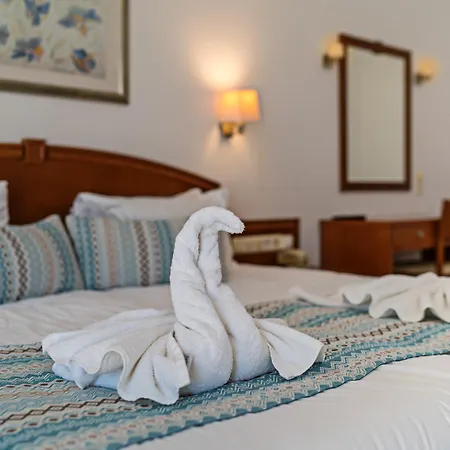 Delfina Boutique Aparthotel 4*