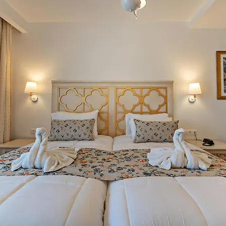 Delfina Boutique Aparthotel